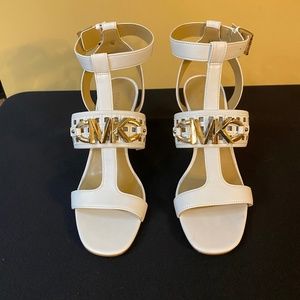 MICHAEL KORS T STRAP SANDALS - SIZE 8 - OPTIC WHITE
